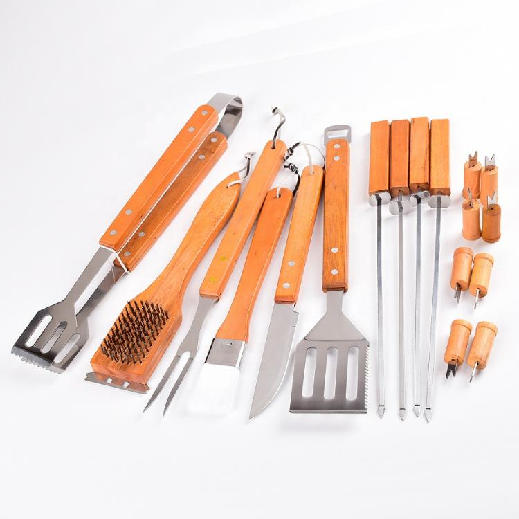 Set Accessori Barbecue 18Pz Con Valigetta Kit Utensili Bbq Legno Griglia Posate