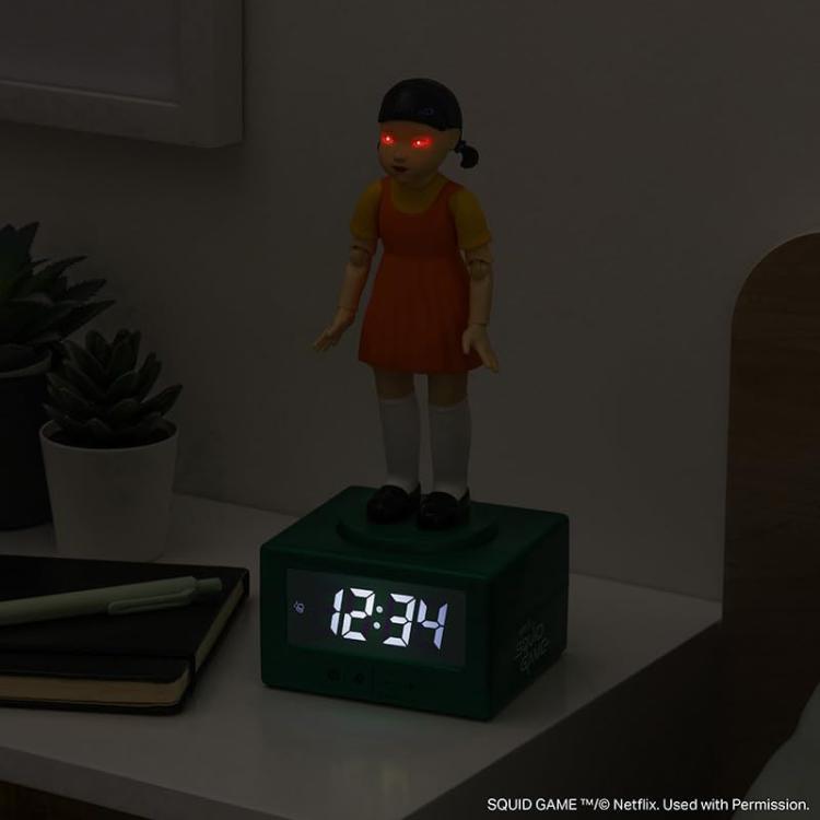 Paladone Orologio Sveglia Digitale Squid Game (Young Hee) Luce Ufficiale Netflix