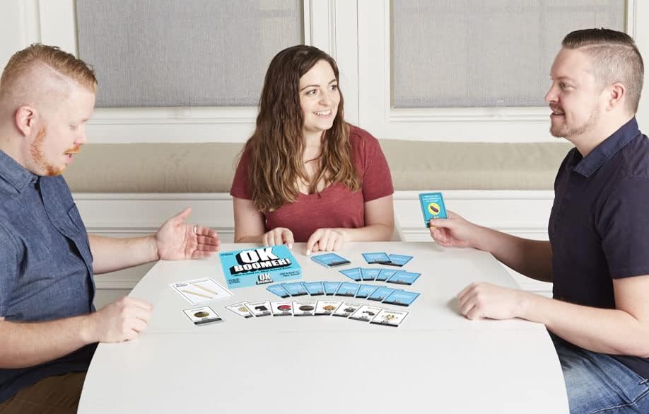 Goliath OK BOOMER Gioco Di Carte Old School vs New School dai 14 Anni