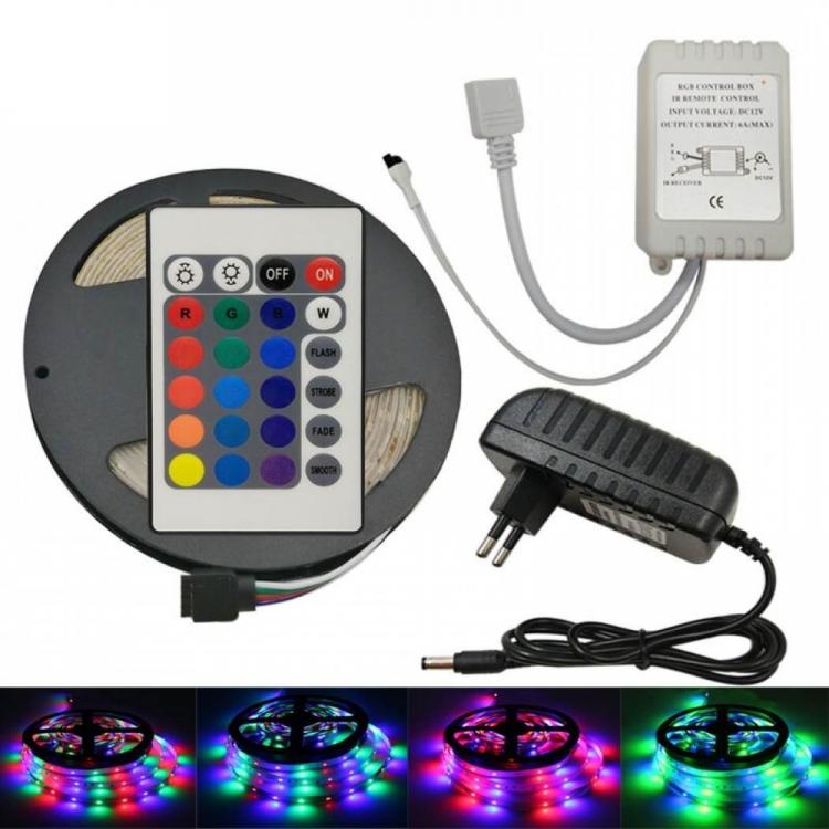 Striscia Strip Led 5050 Luce Multicolore Rgb 5M Metri + Controller Alimentatore
