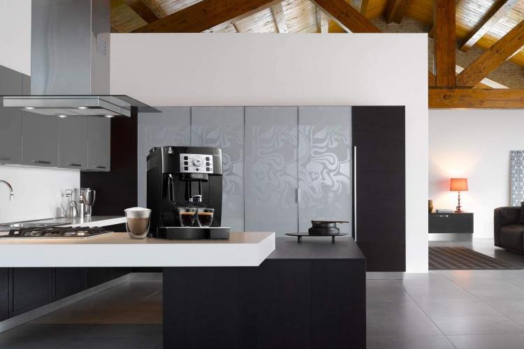 DELONGHI MAGNIFICA S ECAM 22.110.B MACCHINA CAFFE AUTOMATICA ESPRESSO CAPPUCCINO