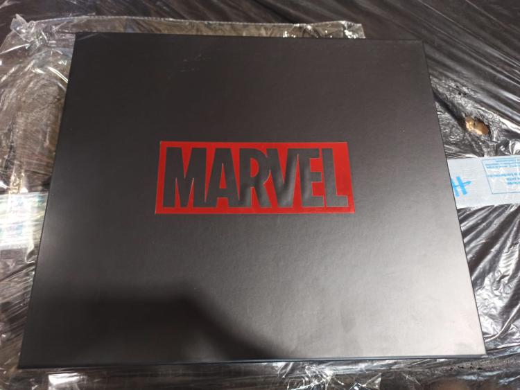 Marvel Scatola Regalo 11 Portachiavi In Metallo Avengers Spiderman Hulk America.