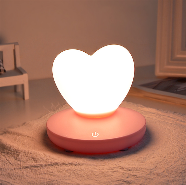 Lampada Notturna Emergenza Led Cuore Tavolo Batterie Usb Luce Notte Per Bambini
