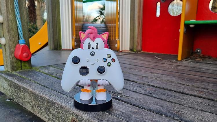 Cable Guys - Sonic (Lady Amy Rose) Statuetta Base Ricarica Smartphone Controller