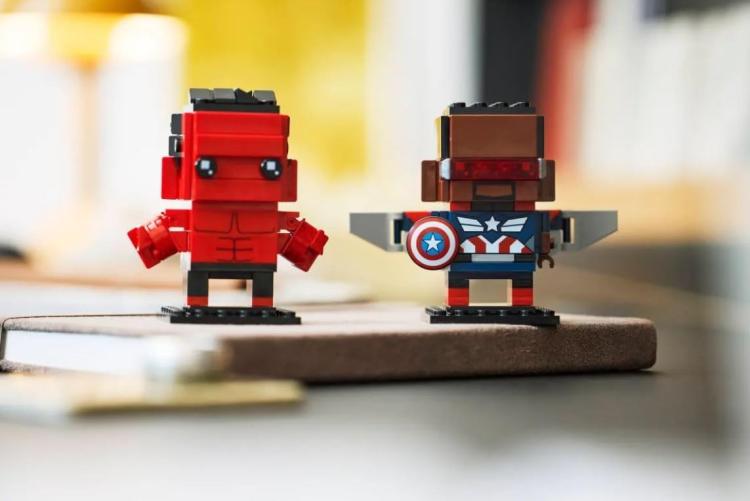 Lego - Brickheadz 40668 Marvel Studios Captain America Hulk Rosso Figure 242+243