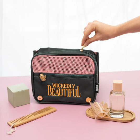 Beauty Case da Viaggio (Wicked) Collection Borsa Bag Borsellino Donna da Viaggio da Appendere Impermeabile con Scomparti e Gancio | Organizer Trousse Trucchi Portatile, Regalo Donna (24 x 20 x 9 cm)