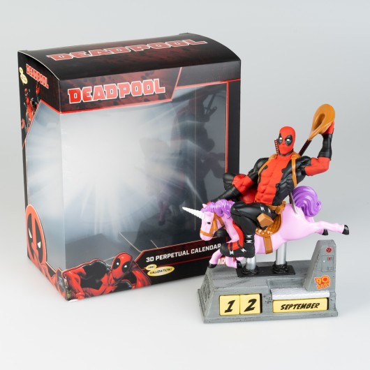 Calendario Perpetuo - Marvel Deadpool (Pony) 3D da Tavolo Figure Gadget Statua Decorazione per Scrivania Fans: Regalo Gadget 17 x 21 x 9,5 cm