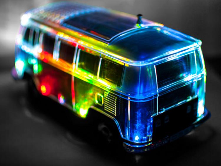 CASSA PORTATILE SD USB BLUETOOTH MP3 SPEAKER ALTOPARLANTE FORMA DI PULMINO - LED