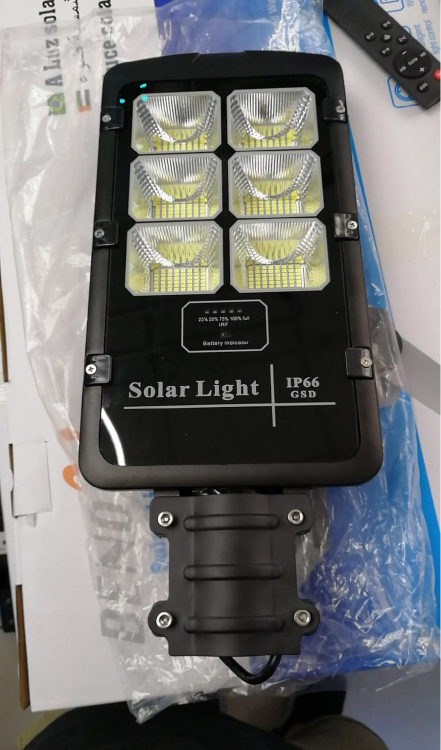 Lampione Led + Pannello Con Solare Staffa E Telecomando 200W Ip66 Faro Stradale