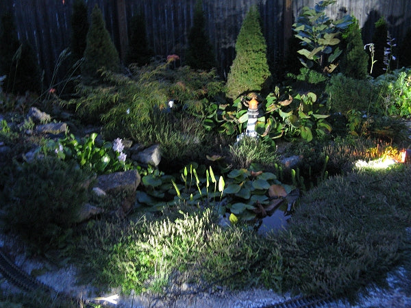 2X LAMPADA LUCE FARO SOLARE DA GIARDINO ESTERNO FORMA DI ROCCIA 4 LED SEGNAPASSI