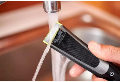Philips Rasoio Elettrico Oneblade Pro Qp6510/60 Ricaricabile Waterproof Con Led