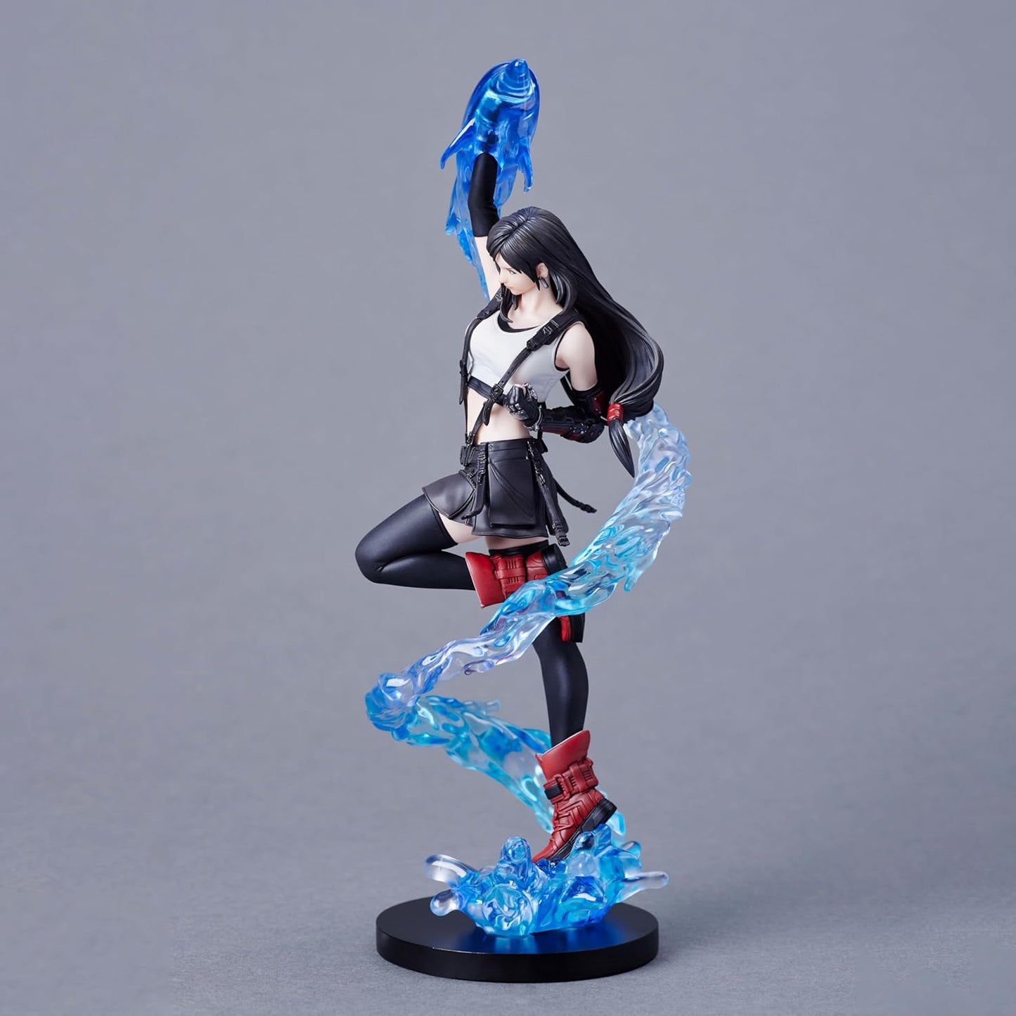 Square Enix Final Fantasy VII Rebirth: Tifa Lockhart (Limit Break Dolphin Flurry) Figure PVC 25cm