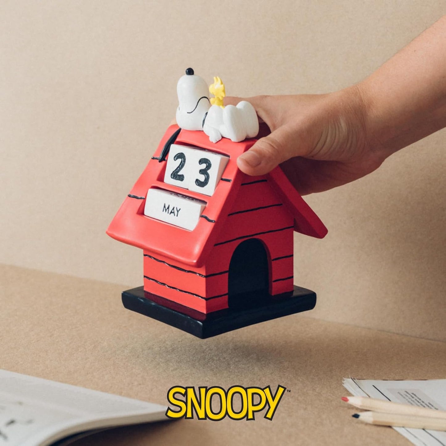 Peanuts Snoopy Doghouse  Calendario 3D Perpetuo in Resina Da Tavolo
