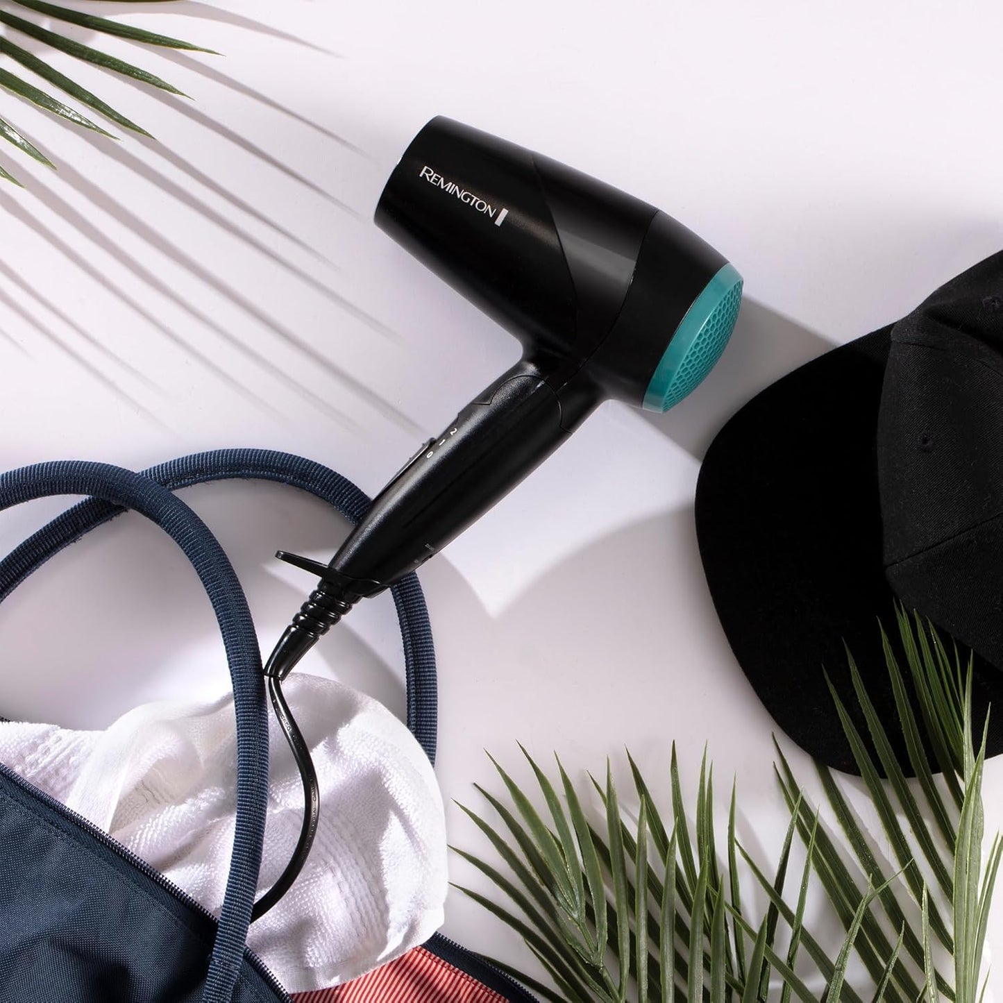Remington Asciugacapelli 2000W - Pieghevole e Potente - Phon da Viaggio, Bacchetta e Diffusore per styling, 2 livelli di riscaldamento e ventola, On The Go D1500