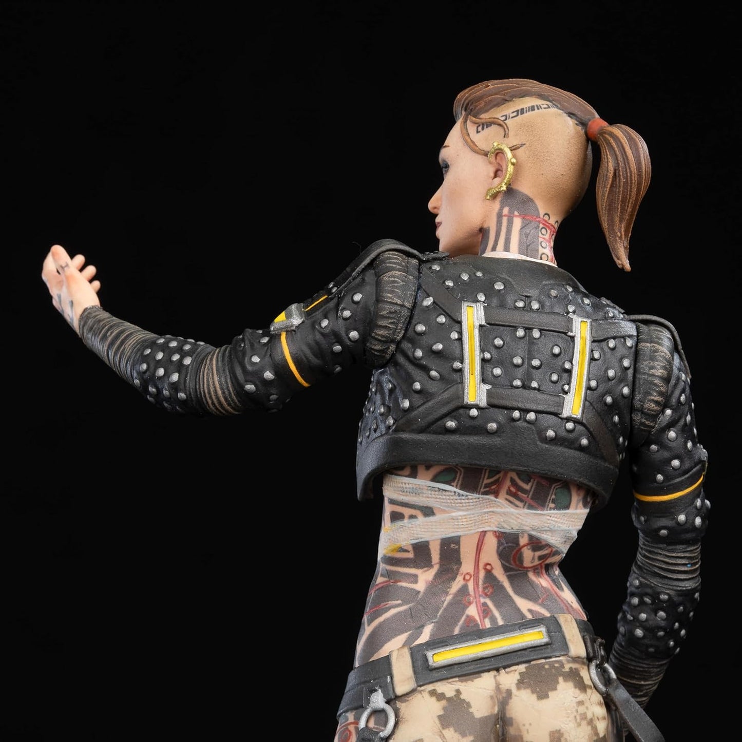 Dark Horse Deluxe: Mass Effect - Jack Subject Zero Statua Figure 20cm