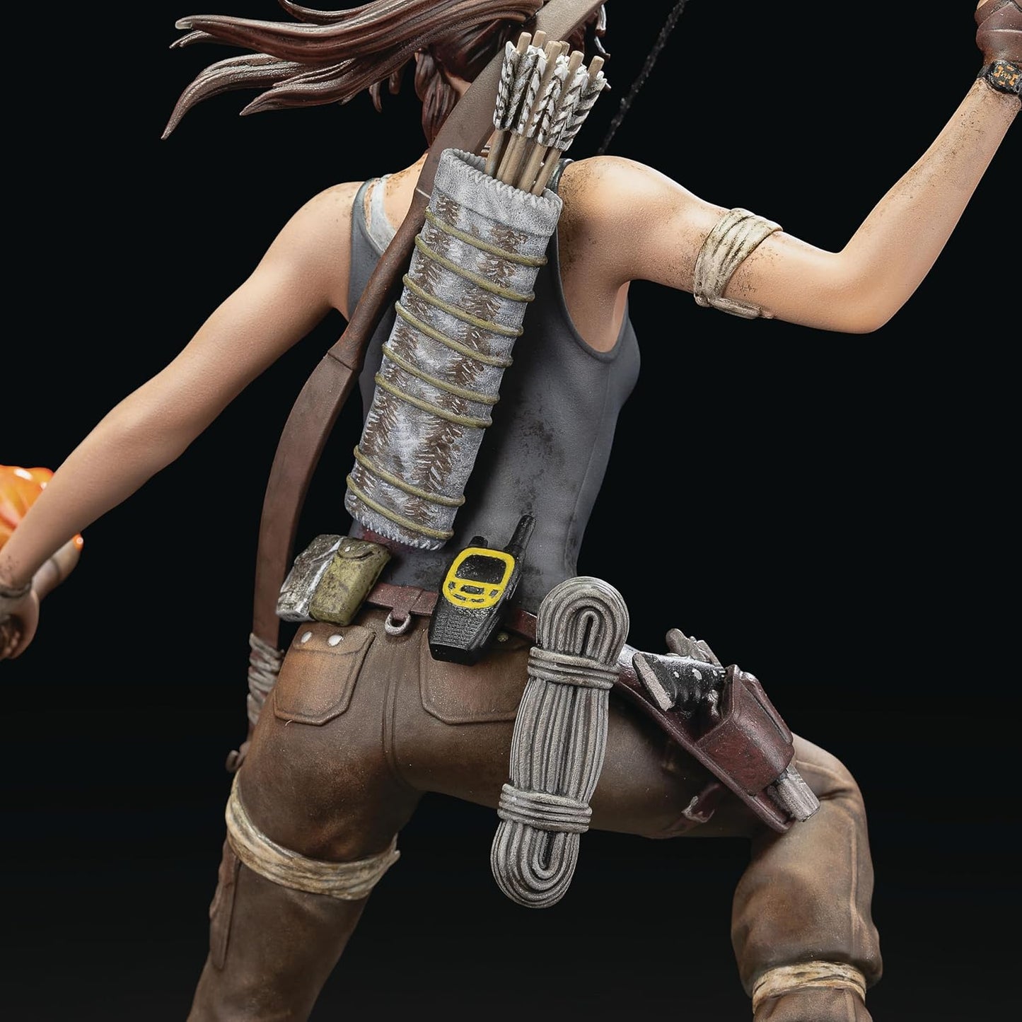 Dark Horse Deluxe: Tomb Raider - Lara Croft (Survivor Era) Statua Figure 28cm