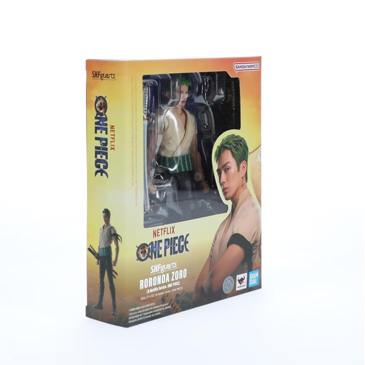 BANDAI SH FIGUARTS: SERIE NETFLIX ONE PIECE (RORONOA ZORO) ACTION FIGURE 15 cm