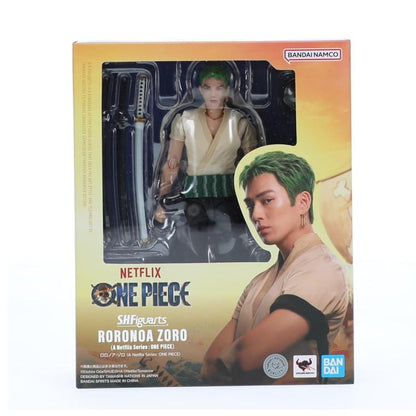 BANDAI SH FIGUARTS: SERIE NETFLIX ONE PIECE (RORONOA ZORO) ACTION FIGURE 15 cm