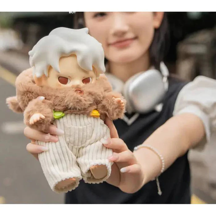 Dream Boy Spring Outing Bear Figure – Bambola 25cm In Peluche E Vinile