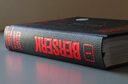 BERSERK DELUXE EDITION (VOL. 01) EDIZIONE DEFINITIVE COPERTINA IN PELLE MIURA