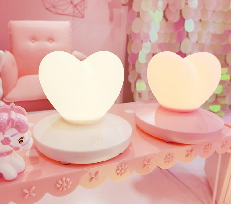 Lampada Notturna Emergenza Led Cuore Tavolo Batterie Usb Luce Notte Per Bambini