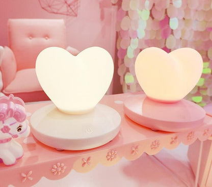 Lampada Notturna Emergenza Led Cuore Tavolo Batterie Usb Luce Notte Per Bambini