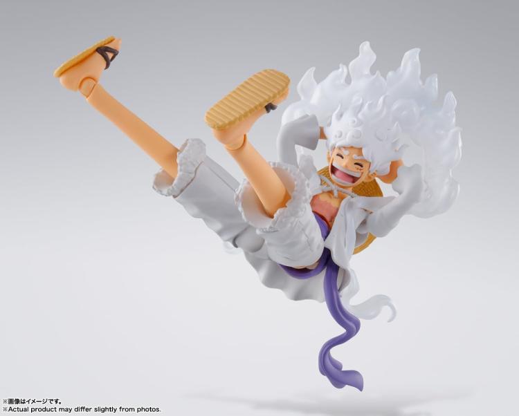BANDAI SH FIGUARTS ONE PIECE: MONKEY D.LUFFY (GEAR 5) TAMASHI ACTION FIGURE 15CM