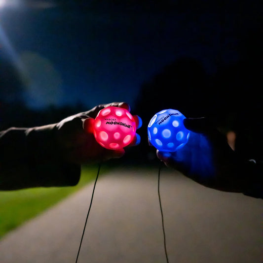 Waboba Pallina Original LED Bounceback Ball (MOONSHINE) Palla con Luce LED al guinzaglio, Super Rimbalzo, per Interni ed Esterni IPER RIMBALZANTE, Giocattolo per saltare ad alte prestazioni per un'estate di divertimento senza fine
