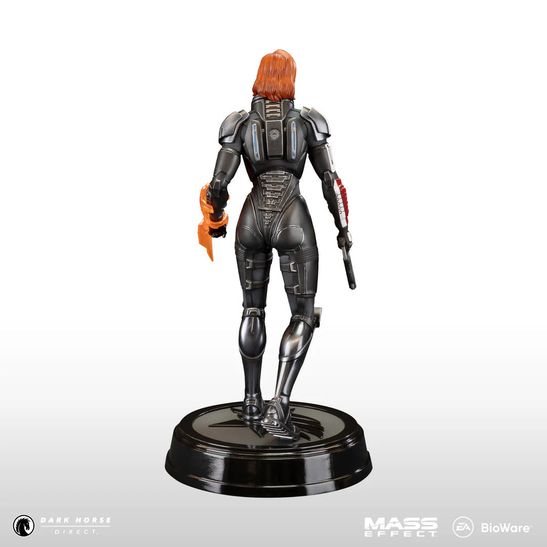 Dark Horse Deluxe: Mass Effect - Commander Jane Shepard Statua Figure 24cm