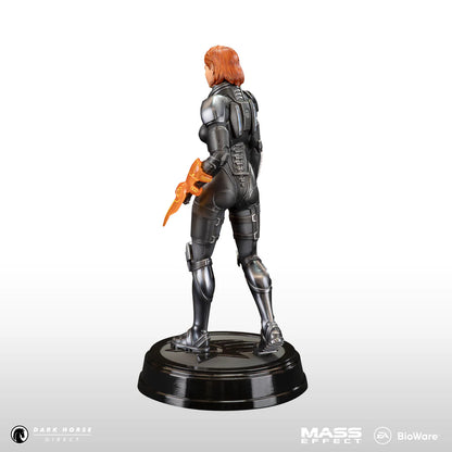 Dark Horse Deluxe: Mass Effect - Commander Jane Shepard Statua Figure 24cm