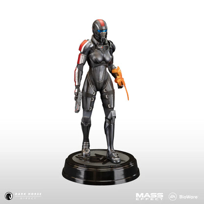 Dark Horse Deluxe: Mass Effect - Commander Jane Shepard Statua Figure 24cm