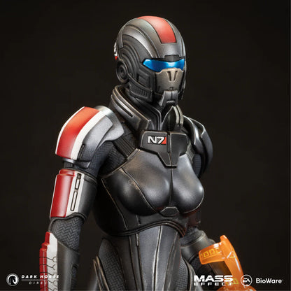 Dark Horse Deluxe: Mass Effect - Commander Jane Shepard Statua Figure 24cm