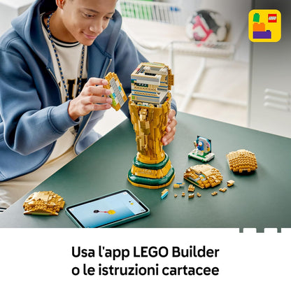 LEGO Editions 43020 (Trofeo Ufficiale della Coppa del Mondo FIFA) 2842 pcs Kit Modellismo per Action Figure 3D da Esposizione - Giocattolo Decorazione Cameretta - Regalo per Bambini e Bambine da 10 Anni e Fan Adulti Sport Calcio (World Cup 2026)