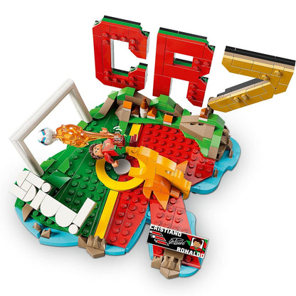 LEGO Editions 43012 (Cristiano Ronaldo) Highlights Leggenda del Calcio - 490 pcs Kit Modellismo con Action Figure 3D da Esposizione - Giocattolo Decorazione Cameretta - Regalo per Bambini e Bambine da 10 Anni e Fan Adulti (World Cup 2026)