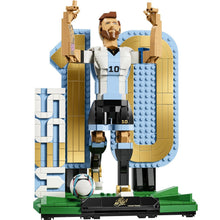 LEGO Editions 43015 (Lionel Messi) Leggenda del Calcio 958 pcs Kit Modellismo con Action Figure 3D da Esposizione - Giocattolo Decorazione Cameretta - Regalo per Bambini e Bambine da 12 Anni e Fan Adulti World Cup 2026