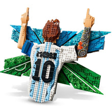 LEGO Editions 43018 (Lionel Messi – Celebrazione) Set Wall Art 1427 pcs Kit Modellismo per Action Figure 3D da Esposizione - Giocattolo Decorazione Cameretta - Regalo per Bambini e Bambine da 10 Anni e Fan Adulti Sport Calcio (World Cup 2026)