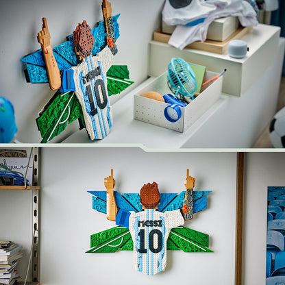 LEGO Editions 43018 (Lionel Messi – Celebrazione) Set Wall Art 1427 pcs Kit Modellismo per Action Figure 3D da Esposizione - Giocattolo Decorazione Cameretta - Regalo per Bambini e Bambine da 10 Anni e Fan Adulti Sport Calcio (World Cup 2026)