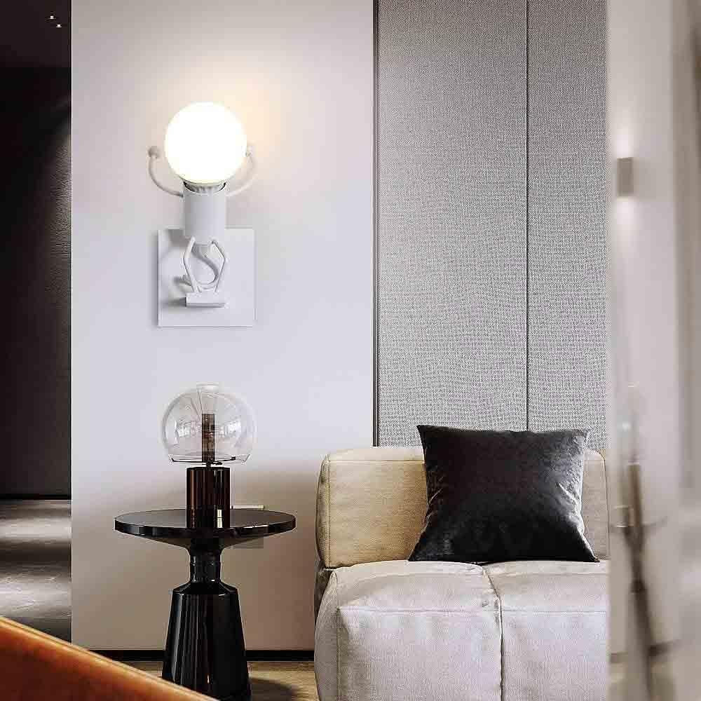 Universo - Applique da Parete Decorativo a Forma di Omino - Lampada da Muro in Metallo con Attacco E27 per Arredo Casa Soggiorno Ingresso (Omino che Salta Bianco)