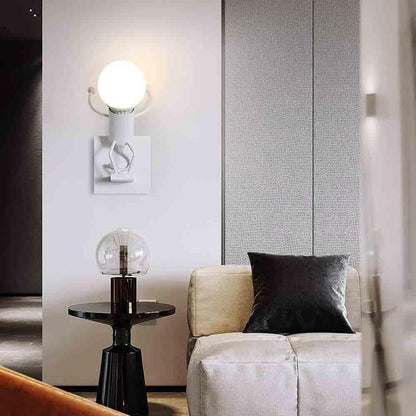 Universo - Applique da Parete Decorativo a Forma di Omino - Lampada da Muro in Metallo con Attacco E27 per Arredo Casa Soggiorno Ingresso (Omino che Salta Bianco)