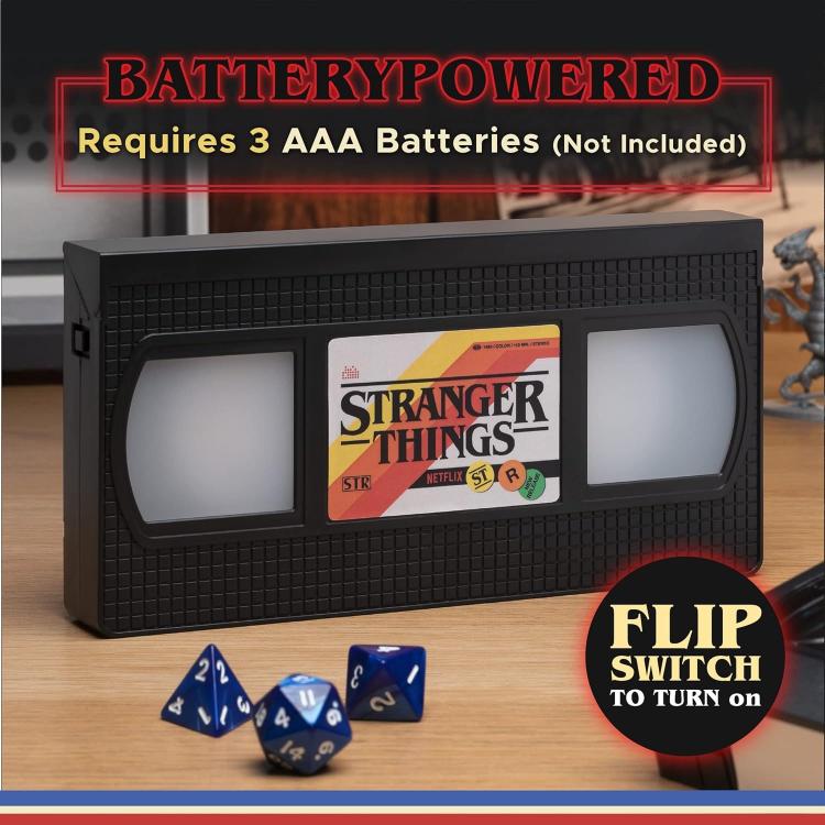 Paladone Stranger Things Vhs Logo Light Lampada Da Tavolo Merchandise Ufficiale