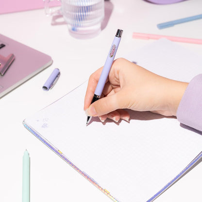 Le Superchicche - Taccuino A5 e Penna - Quaderno Appunti Pagine Bianche con Penna Proiettore a Pile, Copertina Rigida, Tasca Espandibile e Segnalibro | Diario Personale (192 Pagine) - Idea Regalo Gadget