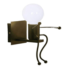 Universo - Applique da Parete Decorativo a Forma di Omino - Lampada da Muro in Metallo con Attacco E27 per Arredo Casa Soggiorno Ingresso (Omino Seduto Nero)