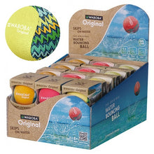 Waboba Pallina Original Skips on Water Bouncing Ball (1pz) Palla che rimbalza sull’acqua, originale per saltare sull'oceano, lago e piscina – Giocattolo acquatico ad alte prestazioni per un'estate di divertimento senza fine (Astratto al neon)