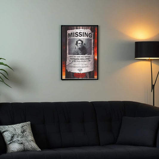 Maxi Poster Locandina Stranger Things (Barb Missing) Horror Incorniciabile 91x61cm