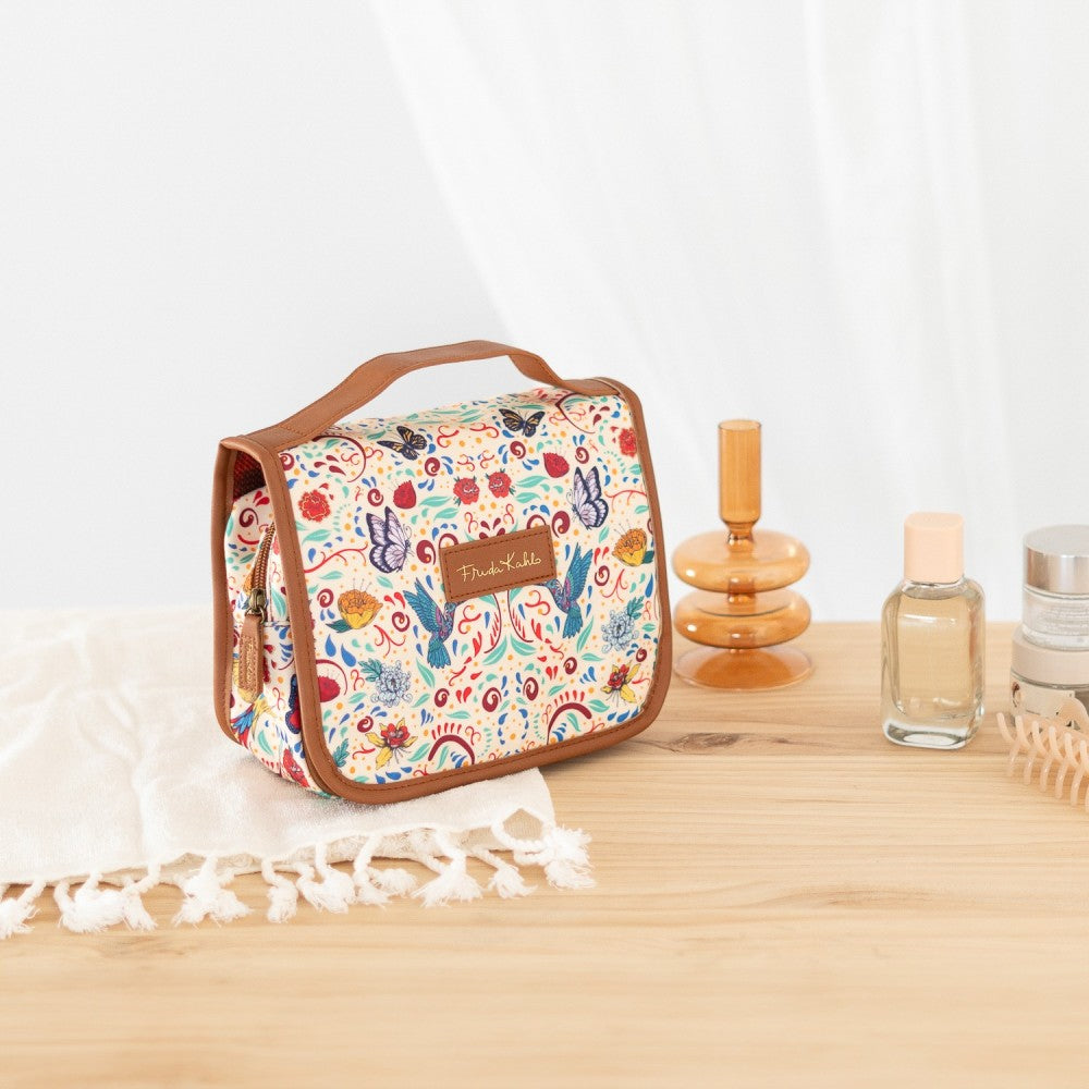 Beauty Case da Viaggio (Frida Kahlo) Collection Borsa Bag Borsellino Donna da Viaggio da Appendere Impermeabile con Scomparti e Gancio | Organizer Trucchi Portatile, Regalo Donna (24 x 20 x 9 cm)