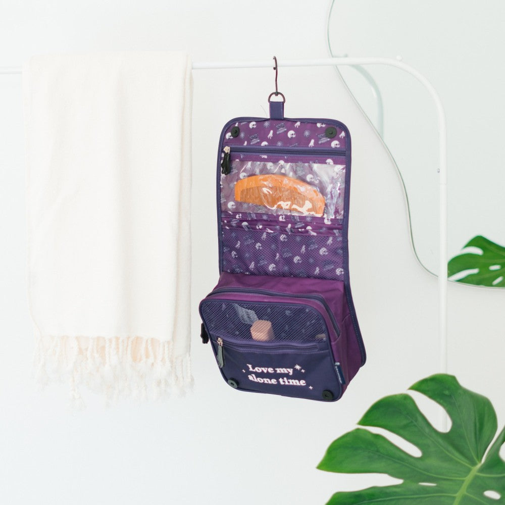 Beauty Case da Viaggio (Mercoledì Wednesday Addams) Collection Borsa Bag Borsellino Donna da Viaggio da Appendere Impermeabile con Scomparti e Gancio | Organizer Trucchi Portatile, Regalo Donna (24 x 20 x 9 cm)