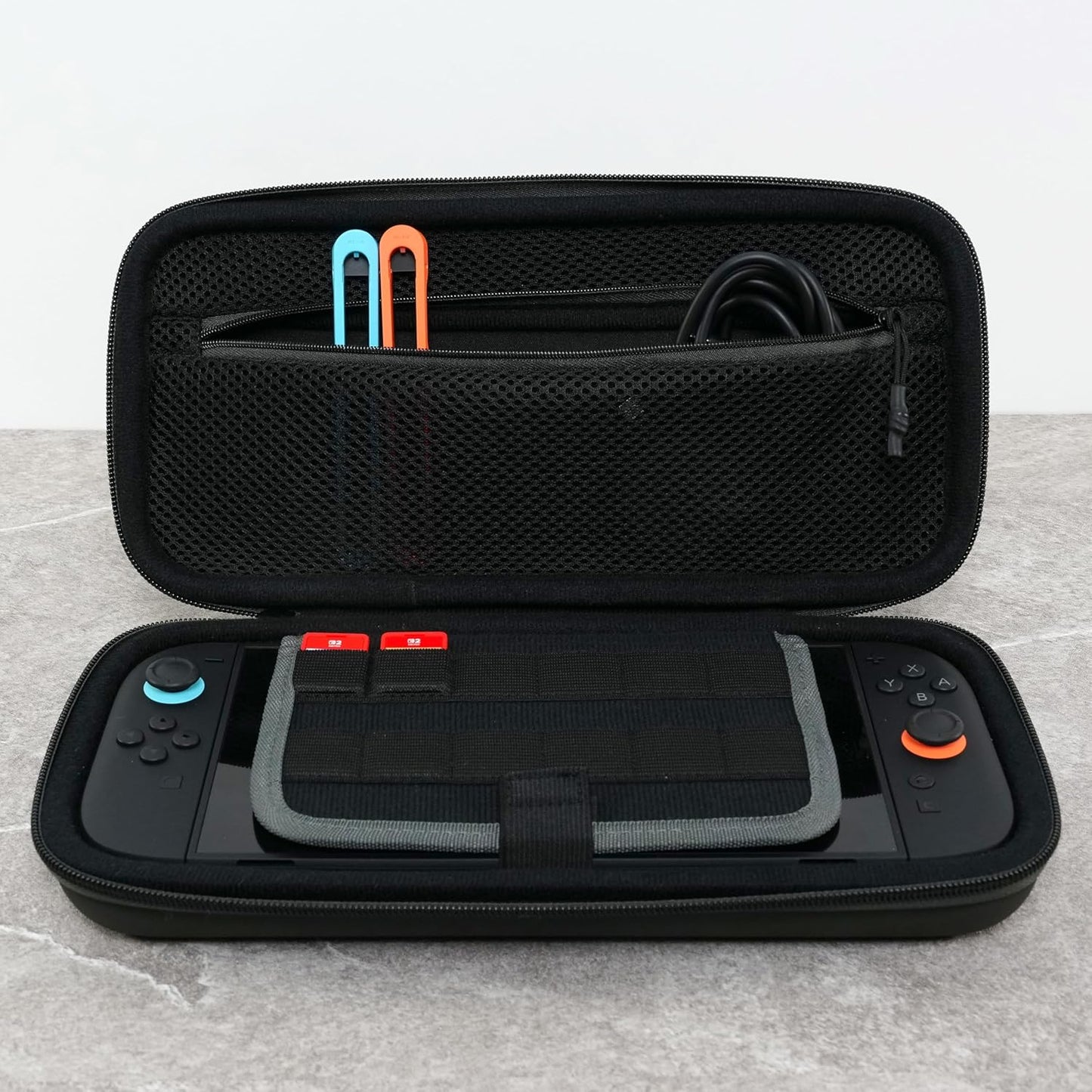 Turtle Beach - PlayTrek Travel Case - Custodia Ufficiale Protettiva da viaggio per Console Nintendo Switch 1 e 2 / OLED - Charcoal Black