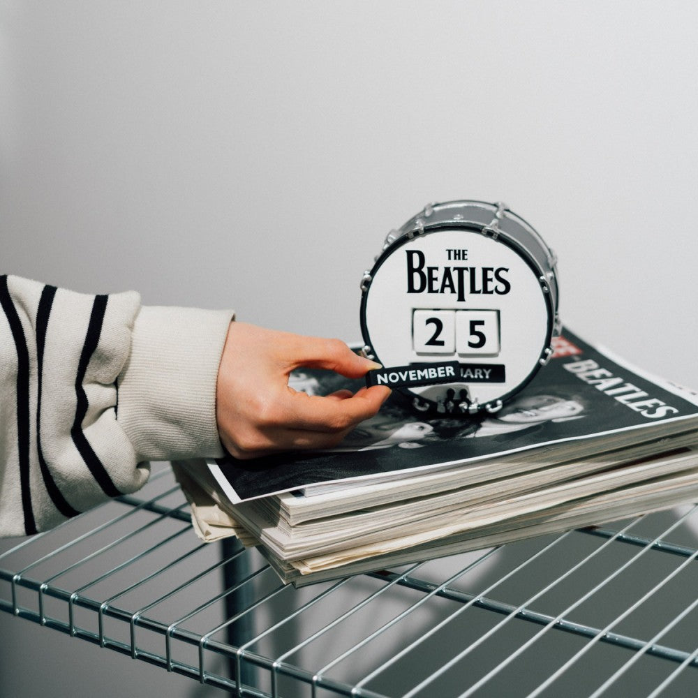 The Beatles Calendario 3D Perpetuo in Resina Dipinto a Mano Da Tavolo