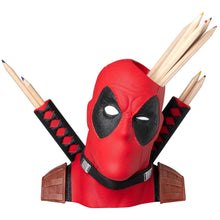 Portapenne da Scrivania Marvel (Deadpool) Gadget 3D - Porta Penne Decorativo in Resina con Scomparto Interno | Cancelleria (9,8 x 16,3 x 9,8 cm)