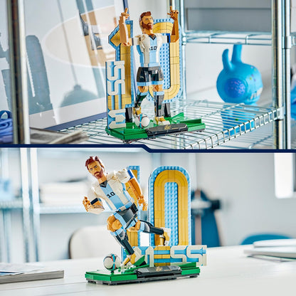 LEGO Editions 43015 (Lionel Messi) Leggenda del Calcio 958 pcs Kit Modellismo con Action Figure 3D da Esposizione - Giocattolo Decorazione Cameretta - Regalo per Bambini e Bambine da 12 Anni e Fan Adulti World Cup 2026